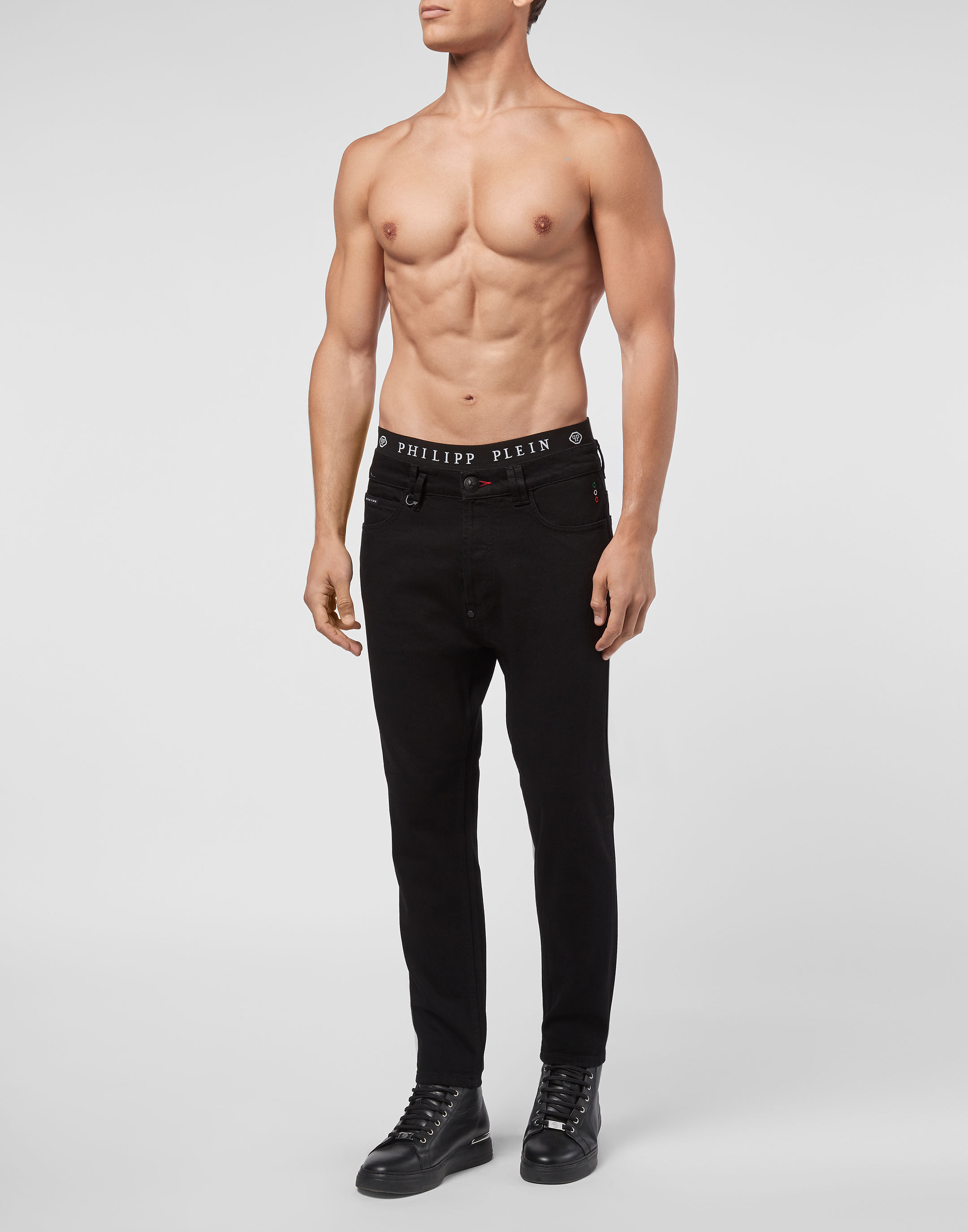 OZZY TAPERED FIT JEANS IN MID BLUE POWER STRETCH DENIM | Antony Morato